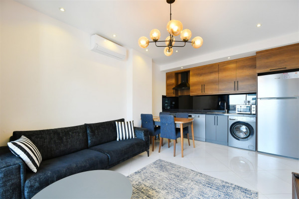 1+1 apartment in a new holiday complex, Mahmutlar, close to the sea.
