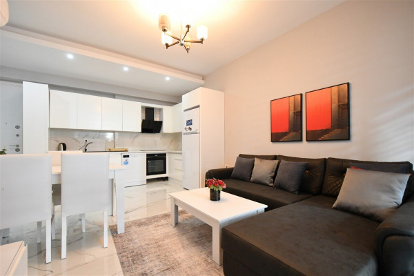 Bright 1+1 apartment for rent, popular area Mahmutlar